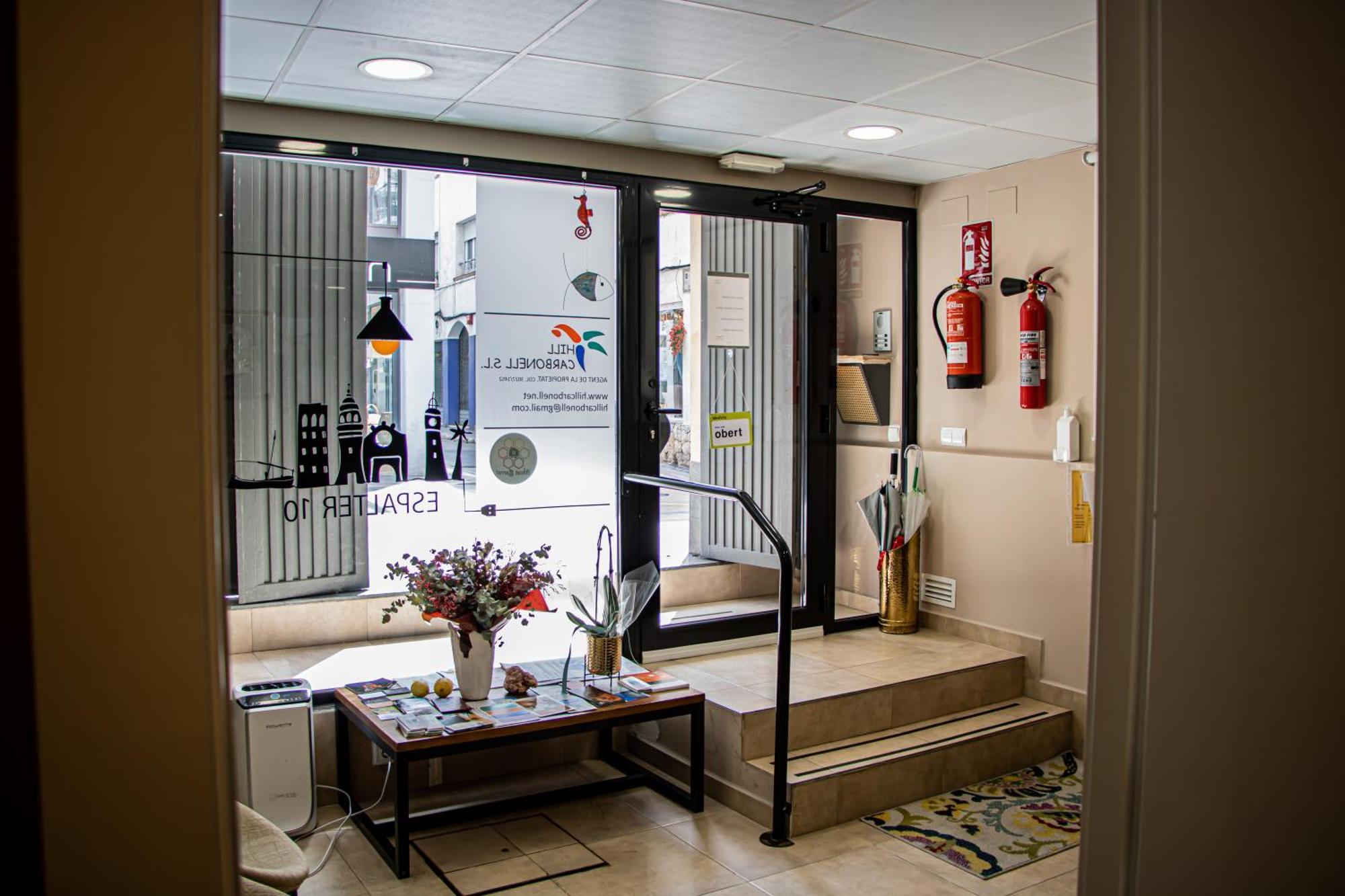 Inass Apartment Ситжес Екстериор снимка
