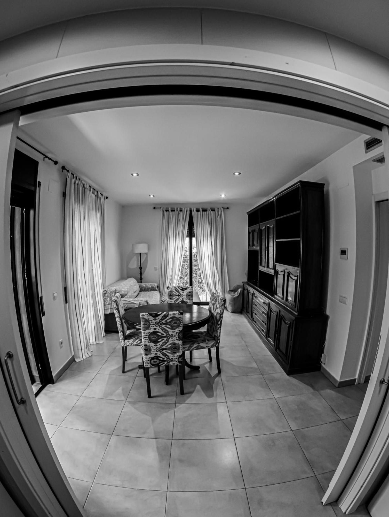 Inass Apartment Ситжес Екстериор снимка