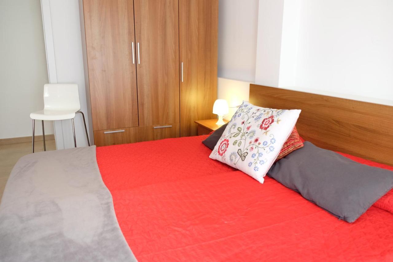 Inass Apartment Ситжес Екстериор снимка