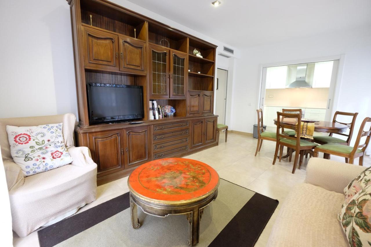 Inass Apartment Ситжес Екстериор снимка