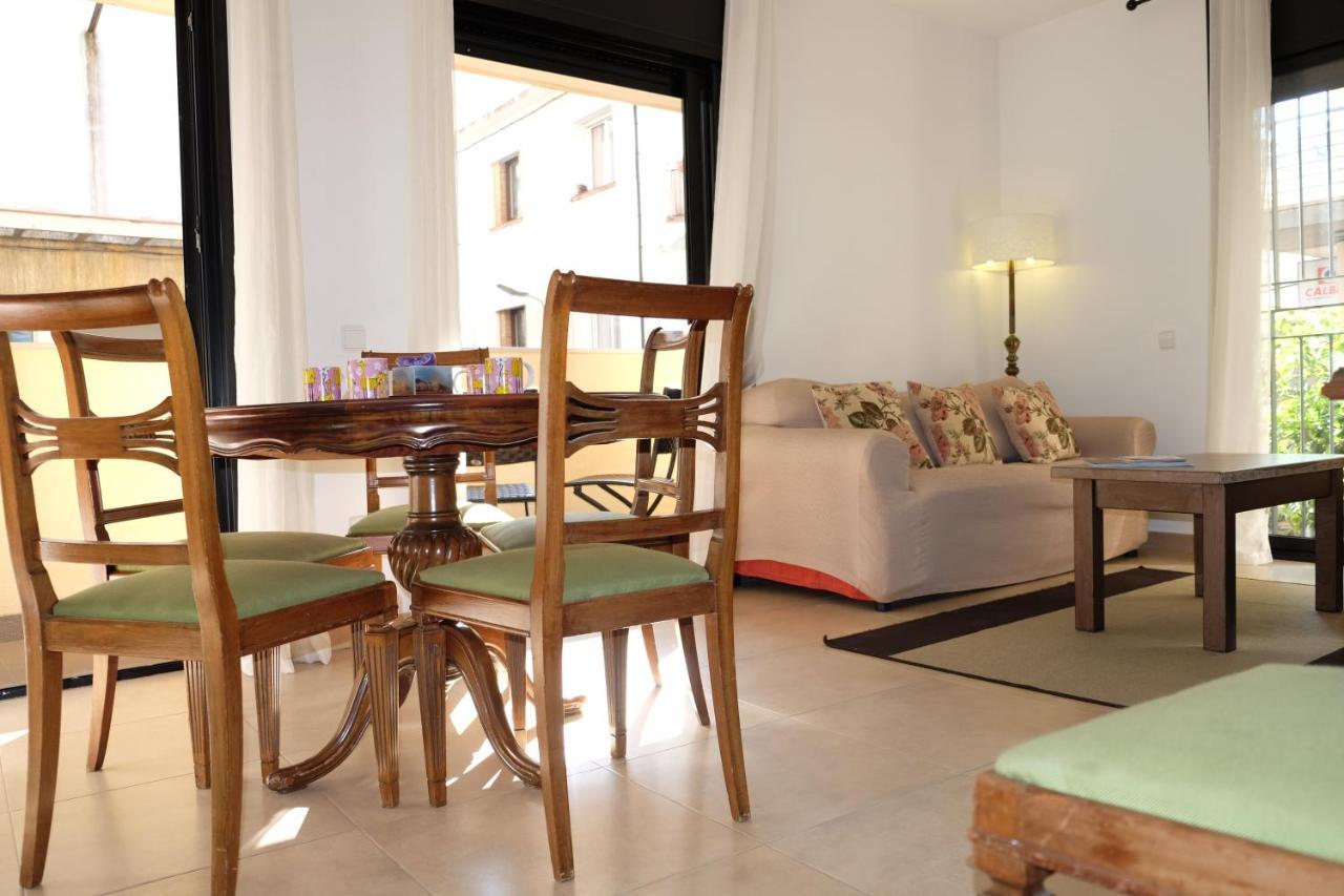 Inass Apartment Ситжес Екстериор снимка