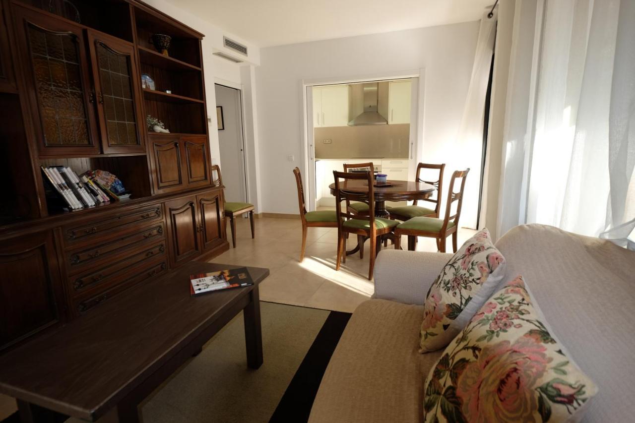 Inass Apartment Ситжес Екстериор снимка