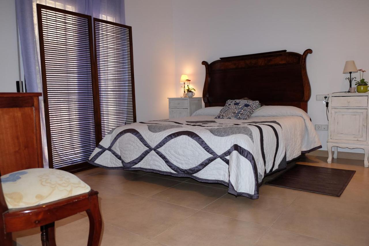 Inass Apartment Ситжес Екстериор снимка
