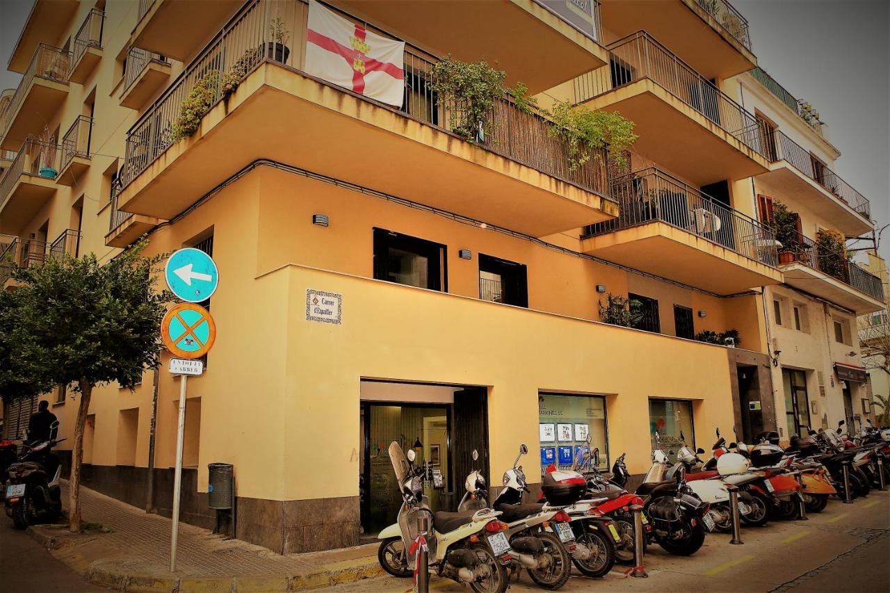 Inass Apartment Ситжес Екстериор снимка